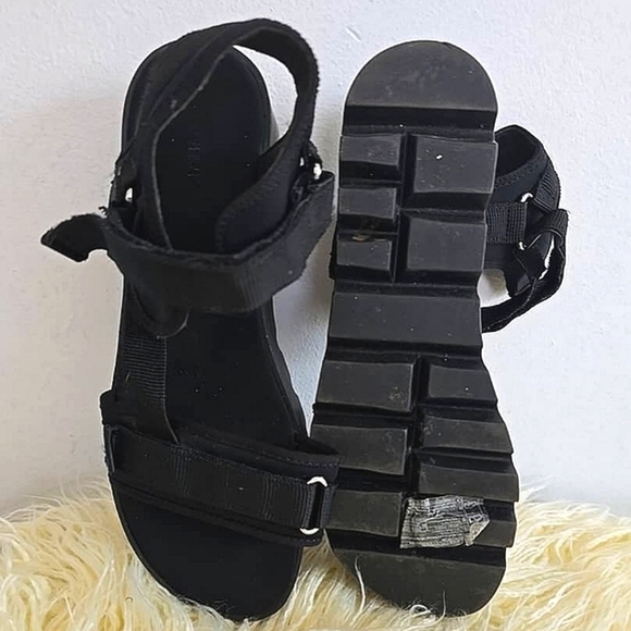 Women's Black Chunky Sole Platform Strap Leather Sandals Size 8.5 🌴 - Picture 8 of 9